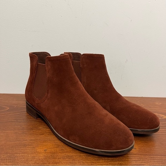 Clarks Trish Chelsea Suede Mahogany Fall Ankle Boots NEW 7 - Picture 2 of 12